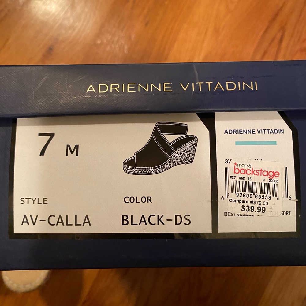 Adrienne vittadini wedge size 7.